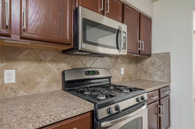 13510 Dahlia Green Way, Houston, TX 77038