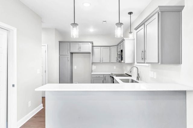 520 Ayden Ln, Clarksville, TN 37042