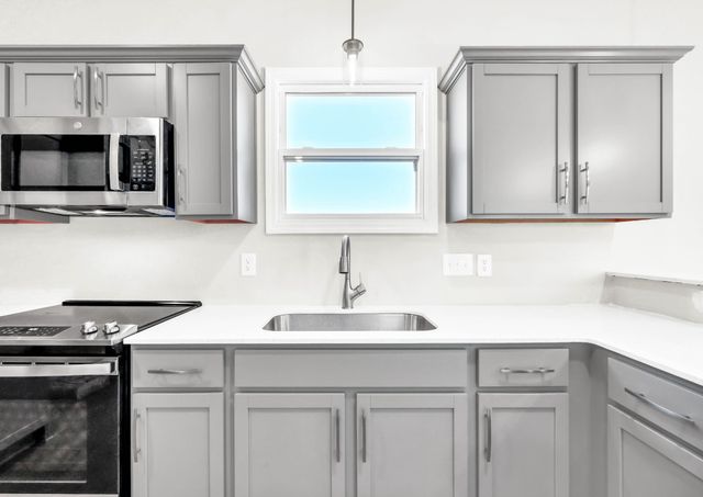 520 Ayden Ln, Clarksville, TN 37042