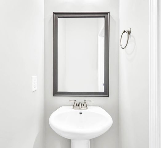 520 Ayden Ln, Clarksville, TN 37042