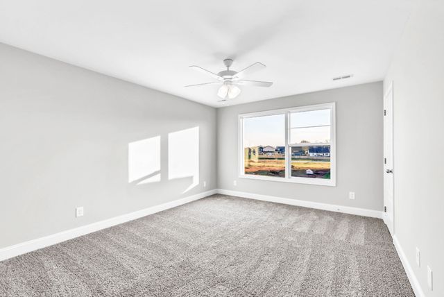 520 Ayden Ln, Clarksville, TN 37042