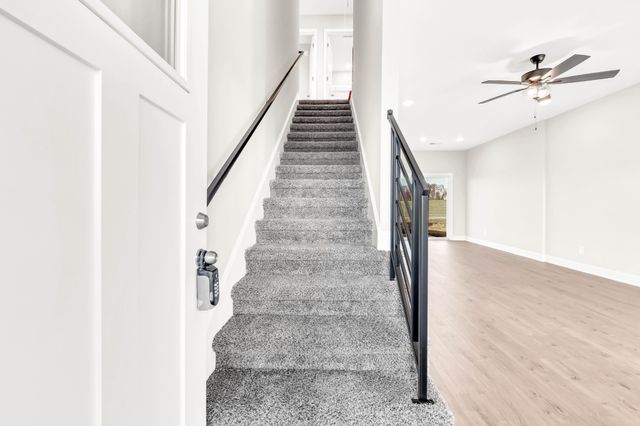 520 Ayden Ln, Clarksville, TN 37042