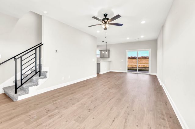 520 Ayden Ln, Clarksville, TN 37042