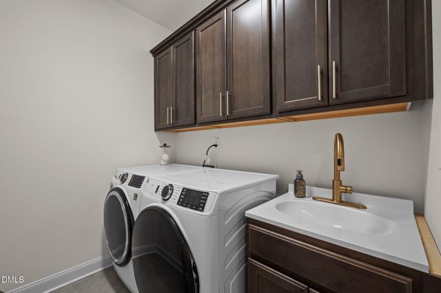 812 Stone Tennis Court, Hillsborough, NC 27278