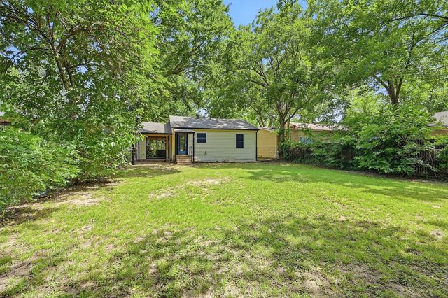 1020 W Brockett Street, Sherman, TX 75092