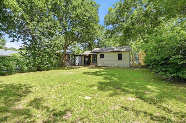 1020 W Brockett Street, Sherman, TX 75092