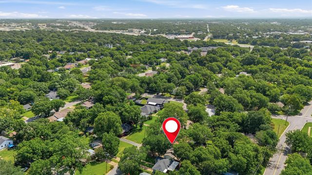 1020 W Brockett Street, Sherman, TX 75092