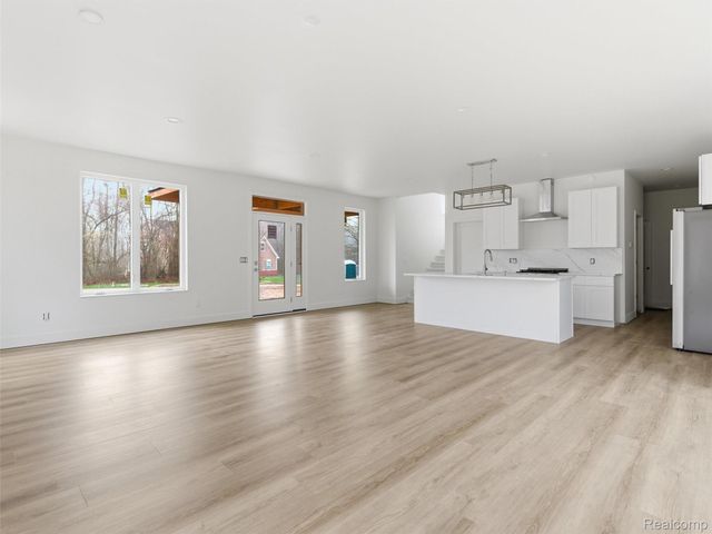 11810 Scenic Valley, Springfield Charter Township, MI 48350