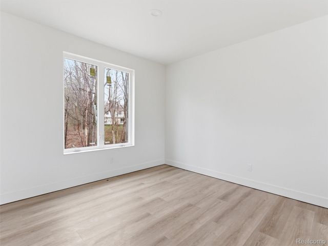 11810 Scenic Valley, Springfield Charter Township, MI 48350