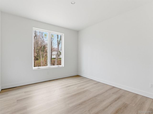 11810 Scenic Valley, Springfield Charter Township, MI 48350