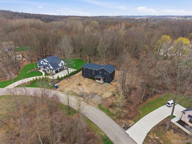 11810 Scenic Valley, Springfield Charter Township, MI 48350