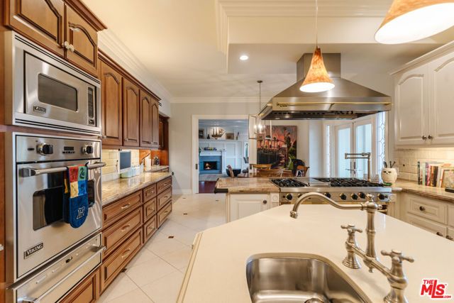 3819 Vista Linda Drive, Encino (los Angeles), CA 91316