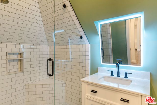 3819 Vista Linda Drive, Encino (los Angeles), CA 91316