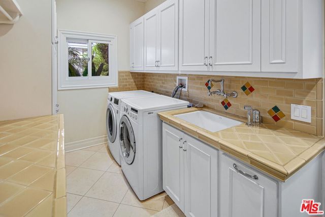 3819 Vista Linda Drive, Encino (los Angeles), CA 91316