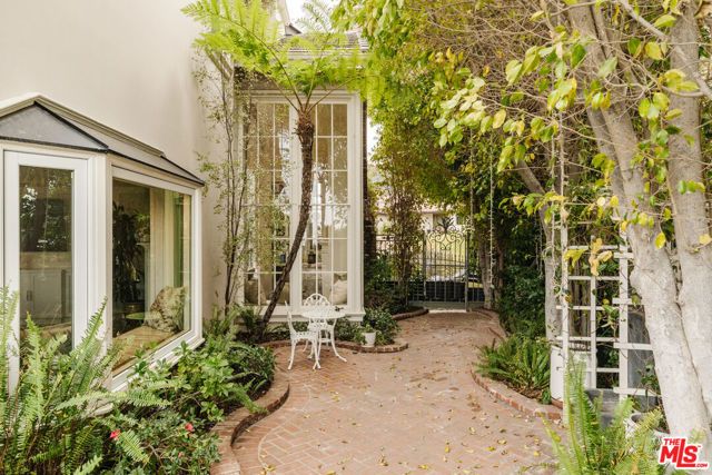 3819 Vista Linda Drive, Encino (los Angeles), CA 91316