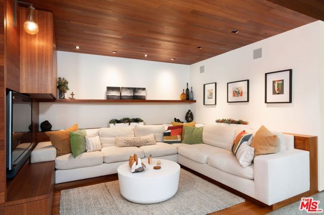 628 Milwood Avenue, Los Angeles, CA 90291
