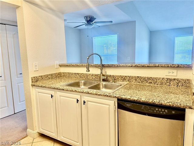 5055 West Hacienda Avenue 2104, Las Vegas, NV 89118