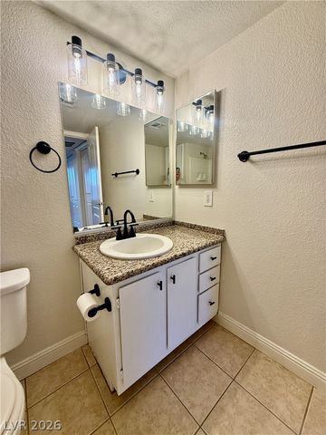 5055 West Hacienda Avenue 2104, Las Vegas, NV 89118