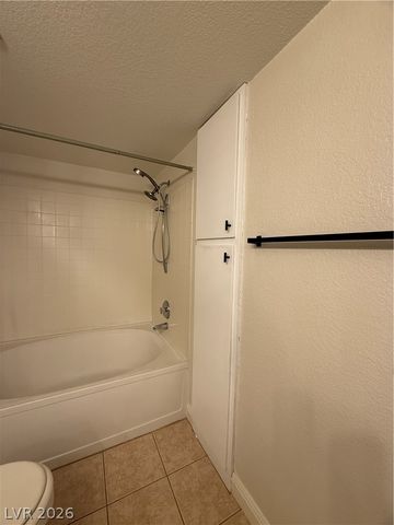 5055 West Hacienda Avenue 2104, Las Vegas, NV 89118