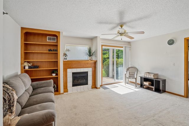 2156 NW 156th Street 7, Clive, IA 50325