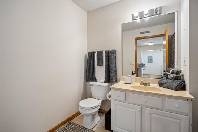 2156 NW 156th Street 7, Clive, IA 50325