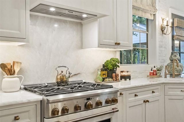 2207 Longmire Road, Conroe, TX 77304