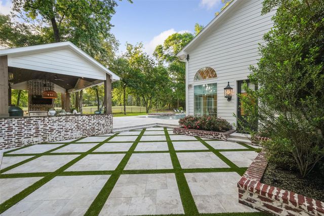 2207 Longmire Road, Conroe, TX 77304