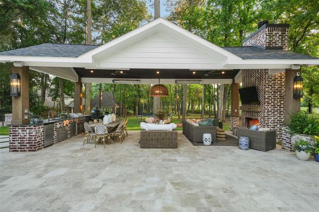 2207 Longmire Road, Conroe, TX 77304