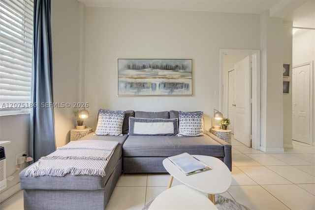 3030 Collins Ave 1G, Miami Beach, FL 33140