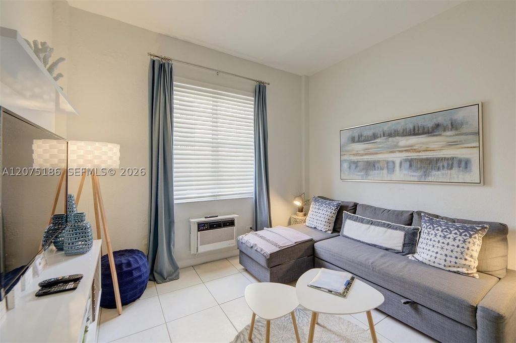 3030 Collins Ave 1G, Miami Beach, FL 33140