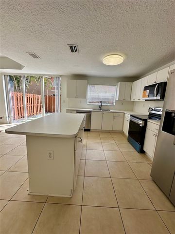 15246 SW 30th Ter 15246, Miami, FL 33185