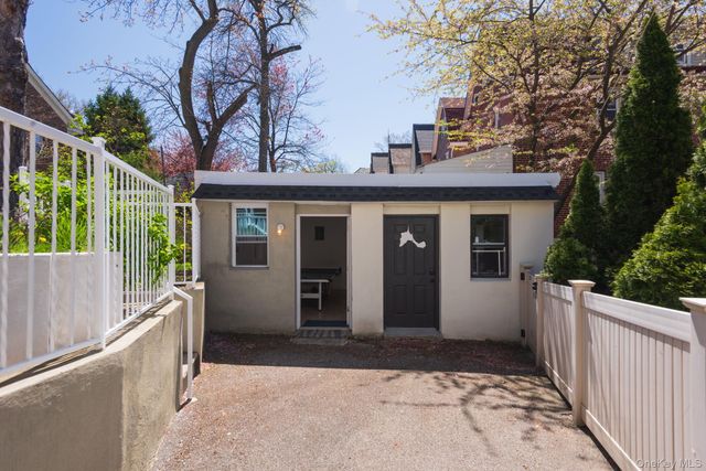 360 W 262nd Street, Bronx, NY 10471