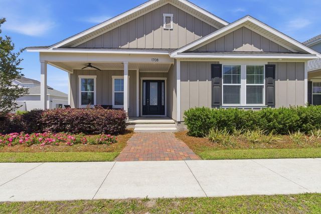 1708 Daffodil Street, Panama City, FL 32405