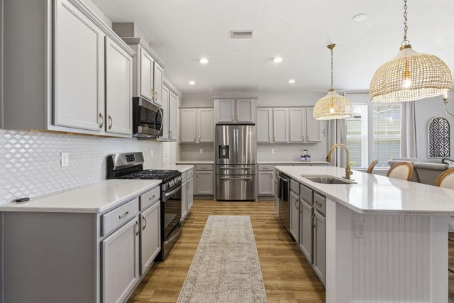 1708 Daffodil Street, Panama City, FL 32405