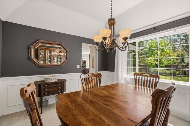 325 W Charlton Ave, Spokane, WA 99208