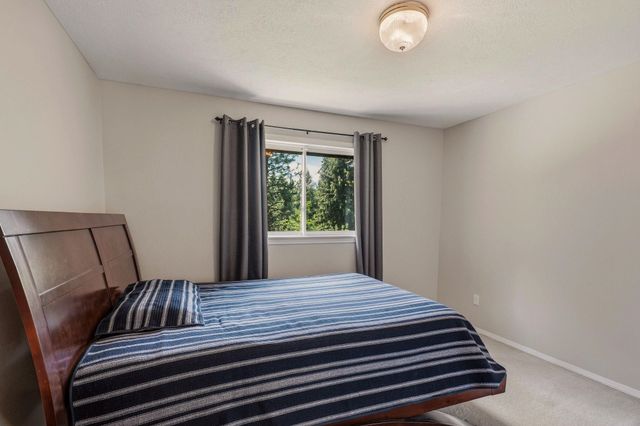 325 W Charlton Ave, Spokane, WA 99208