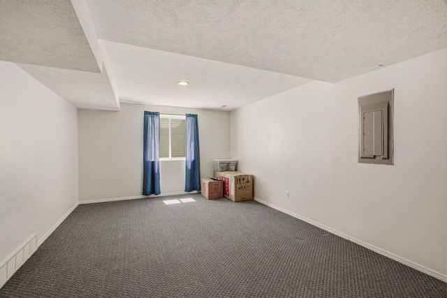 325 W Charlton Ave, Spokane, WA 99208