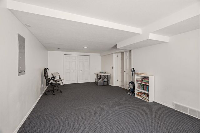 325 W Charlton Ave, Spokane, WA 99208