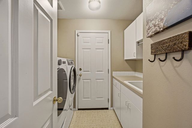 325 W Charlton Ave, Spokane, WA 99208