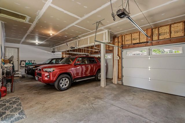 325 W Charlton Ave, Spokane, WA 99208