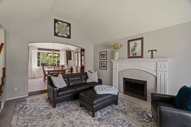 325 W Charlton Ave, Spokane, WA 99208