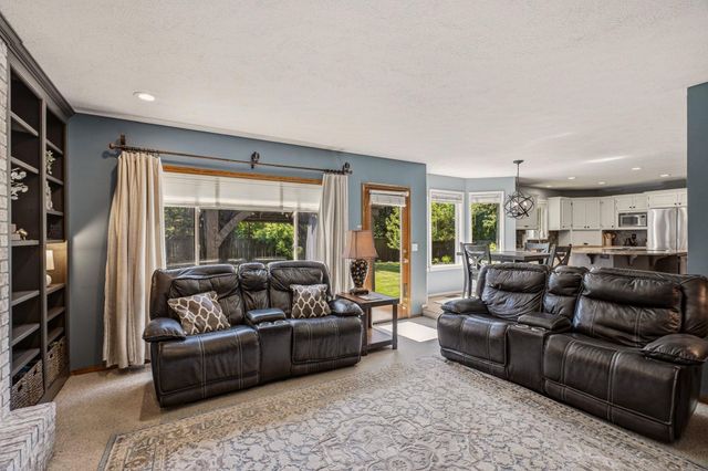 325 W Charlton Ave, Spokane, WA 99208