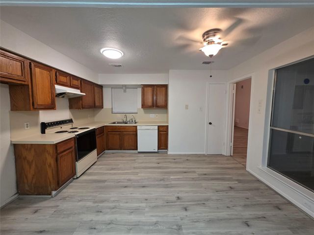 8522 Fawn Terrace Drive, Houston, TX 77071