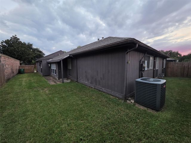 8522 Fawn Terrace Drive, Houston, TX 77071