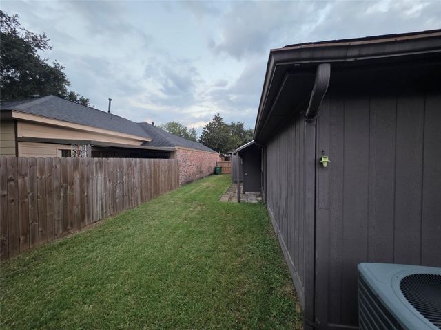 8522 Fawn Terrace Drive, Houston, TX 77071