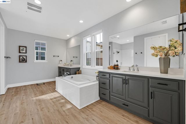 7126 Stags Leap Ln, Dublin, CA 94568