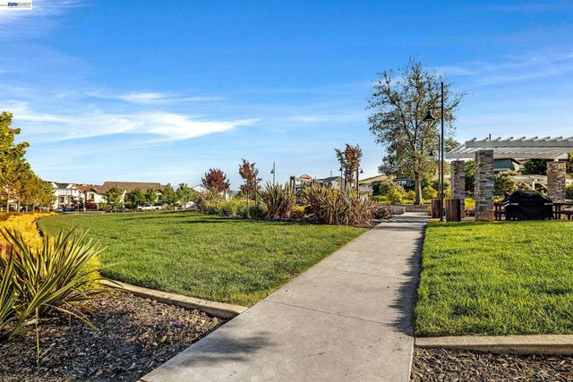 7126 Stags Leap Ln, Dublin, CA 94568