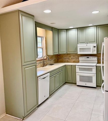 2720 BANYAN DRIVE, Edgewater, FL 32141