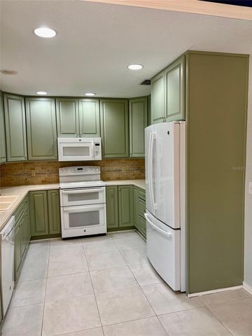 2720 BANYAN DRIVE, Edgewater, FL 32141