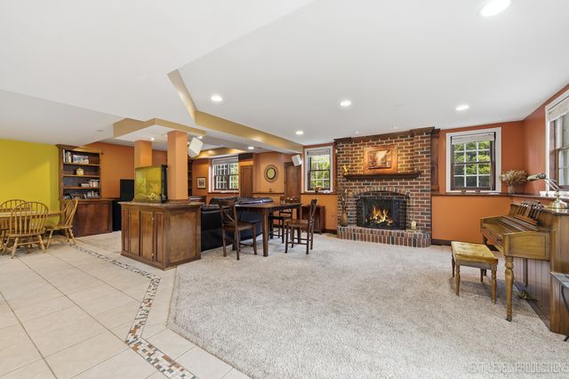 908 Knox Lane, Batavia, IL 60510